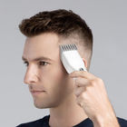 Chine Les cheveux professionnels sans fil Clippers pèsent 142g avec la tête de coupeur en céramique nanoe société