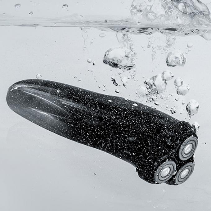 L'affichage à cristaux liquides montrent le rasoir électrique rechargeable/le corps lavable rasoir rechargeable d'équilibres